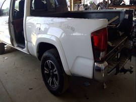 2018 TOYOTA TACOMA, WHITE, SR5 MODEL, CREW CAB, 3.5L, AT, 2WD,  Z25174